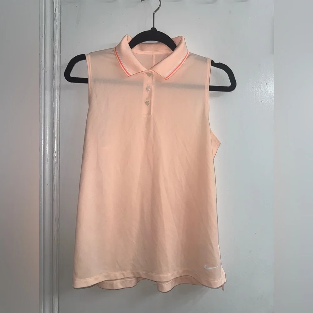 Nike sleeveless golf top size M